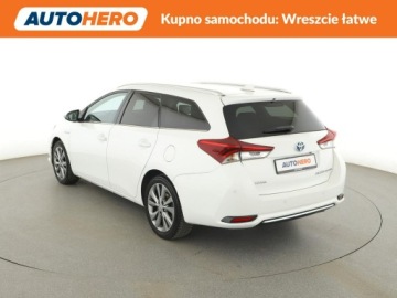 Toyota Auris II Touring Sports Facelifting 1.8 Hybrid 136KM 2016 Toyota Auris HEV full LED półskóra kamera i, zdjęcie 3