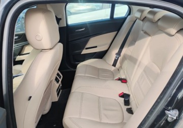 Jaguar XE Sedan 2.0 i4 180KM 2016 Jaguar XE 2016r. SALON POLSKA. 2.0 DIESEL. AUTOMAT.Uszkodzony lewy przod., zdjęcie 8