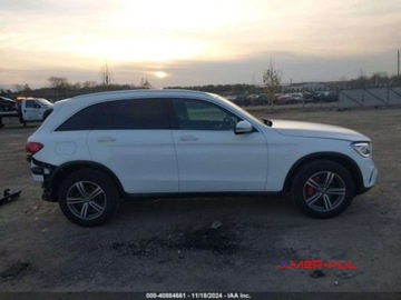 Mercedes GLC C253 2020 Mercedes-Benz GLC 2020 r., 2,0L 300 4 MATIC 2.0 Benzyna 255KM, zdjęcie 3