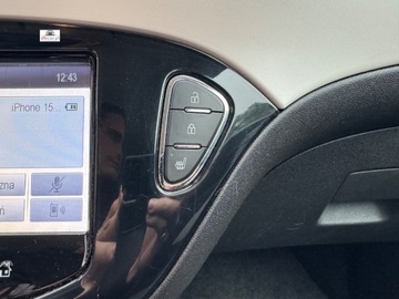 Opel Adam Hatchback 1.4 87KM 2015 Opel Adam 1.4 87KM, bogate wyposazenie, super stan, grzane fotele i kierow, zdjęcie 19