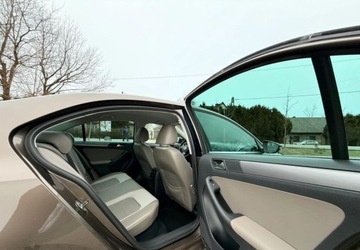 Volkswagen Jetta VI Sedan 1.4 TSI 122KM 2012 Volkswagen Jetta Volkswagen Jetta 1.4 TSI Highline Perfectline DSG 1.4, zdjęcie 27