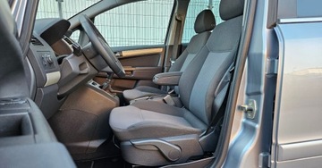 Opel Zafira B 1.8 ECOTEC 140KM 2009 Opel Zafira 1.8 Benzyna 140ps. Ksenon Benzyna 7-0sob 1.8 Benzyna 140KM, zdjęcie 4
