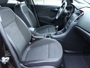 Opel Astra J Sedan 1.6 Twinport ECOTEC 115KM 2016 Opel Astra 1.6 16V, Salon Polska, Klima, Tempomat, zdjęcie 8