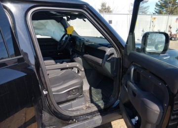 Land Rover Defender IV (L663) 90 2.0 i4P 300KM 2025 Land Rover Defender 2025r., 110 P300, 2L, od ubezpieczalni 2.0 Benzyna, zdjęcie 11