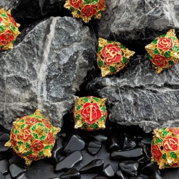 НАБОР «РОЗОВЫЙ САД» ИЗ 7 МЕТАЛЛИЧЕСКИХ КУБИКОВ ДЛЯ РПГ