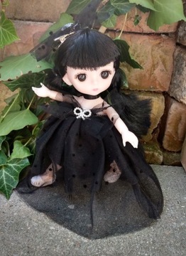 LALKA MINI LALECZKATYPU WEDNESDAY ADDAMS W SUKIENCE 15 cm z Pl