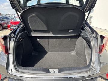 Toyota C-HR I Crossover Facelifting 1.8 Hybrid 122KM 2023 Toyota C-HR 1.8 Hybrid GPF Comfort 1.8 Hybrid Comf, zdjęcie 12