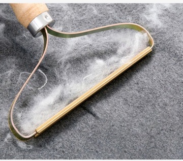 SZCZOTKA DO ZMECHACONYCH UBRAŃ DO USUWANIA SIERŚCI - MOCNA