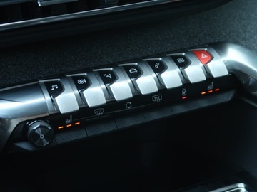 Peugeot 3008 II Crossover Facelifting  1.2 PureTech 130KM 2022 Peugeot 3008 1.2 PureTech, Salon Polska, zdjęcie 16