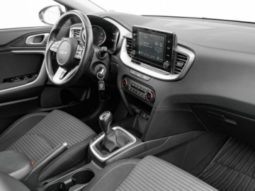 Kia Ceed III Kombi Facelifting 1.5 T-GDI 160KM 2022 Kia Cee'd GD4E578#1.5 T-GDI M K.cofania 2 stref, zdjęcie 33