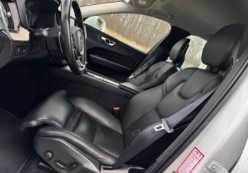 Volvo XC60 II Crossover D4 190KM 2018 Volvo XC 60 D4 190ps 4x4 FullLed El.Klapa Fotele Pamieci Skora Kamera Gwar, zdjęcie 21