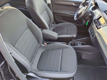 Skoda Fabia III Kombi Facelifting 1.0 TSI 95KM 2021 Skoda Fabia 1.0 TSI 95KM Ambition klimatyzacja Czujniki Salon PLSerwis ASO, zdjęcie 9