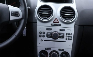 Opel Corsa D Hatchback 5d Facelifting 1.2 Twinport ECOTEC 85KM 2012 Opel Corsa Zadbany, klimatyzacja ,wielof. kierownica, Spalanie 4L 100 Km, zdjęcie 5