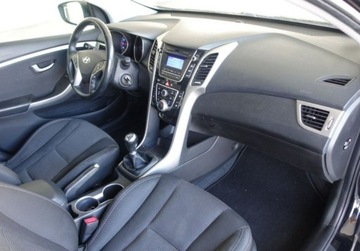 Hyundai i30 II Hatchback 5d 1.6 GDI 135KM 2015 Hyundai i30 1.6B 135KM Grzana kierownica i, zdjęcie 17