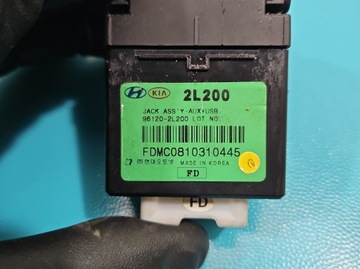 HNÍZDO USB HYUNDAI I30 I 07-12 96120-2L200