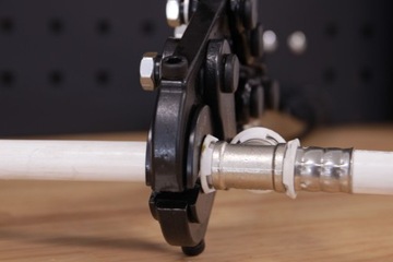 Прага зажим для труб Pex-Al-Pex 16-20-25 U / Energotytan POL Калибровка