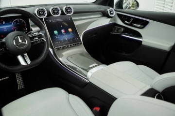 Mercedes GLC C254/X254 Coupe 2.0 220d 197KM 2024 Mercedes-Benz GLC 220d 4Matic Bogate Wyposazenie Mercedes-Benz Autotrade, zdjęcie 24