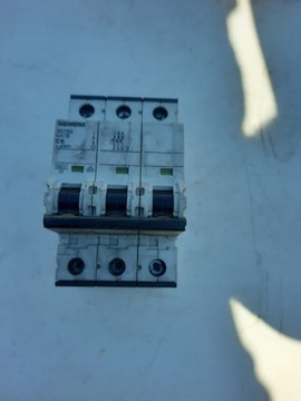 Wyłącznik siemens 5SY93 MCB C6