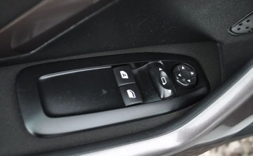 Peugeot 2008 I SUV 1.2 VTi 82KM 2013 Peugeot 2008 Benzyna Klimatyzacja 1.2 Benzyna 82KM, zdjęcie 18