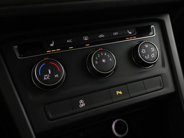 Volkswagen Touran III 1.2 TSI 110KM 2017 Volkswagen Touran navigacja klimatyzacja grzane, zdjęcie 27