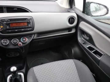 Toyota Yaris III Hatchback 5d Facelifting 1.0 VVT-i 69KM 2014 Toyota Yaris 1.0 VVT-i, Salon Polska, Serwis ASO, zdjęcie 7