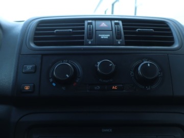 Skoda Fabia II Hatchback 1.4 i 16V 85KM 2009 Skoda Fabia 1.4 16V, GAZ, Klima, zdjęcie 11