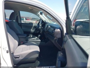 Toyota Tacoma II 2021 Toyota Tacoma TOYOTA TACOMA SR 2.7 Benzyna 159KM, zdjęcie 8