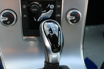 Volvo V60 I Kombi Facelifting 2.0 D4 DRIVE-E 190KM 2018 Volvo V60 Cross Country Momentum 190HP F-vat Salon, zdjęcie 26