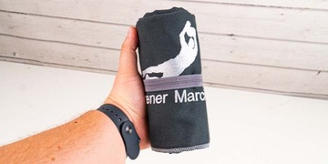 Подарок вратарю – быстросохнущее полотенце.