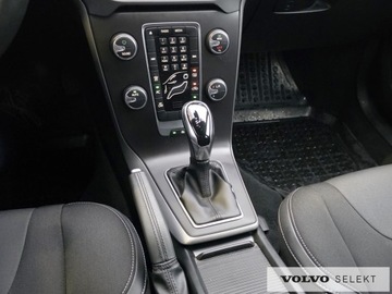Volvo V40 II Hatchback Facelifting 1.5 T3 152KM 2019 Volvo V40 PL salon Momentum T3 152KM Aut Klima Hak, zdjęcie 22