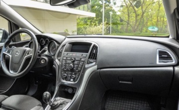 Opel Astra J 2014 Opel Astra 2,0CDTI (160KM) Bezwypadkowy Lift 2014 r. 2.0 Diesel 160KM, zdjęcie 9