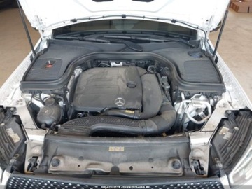 Mercedes GLC C253 2021 Mercedes-Benz GLC 300 4Matic Coupe 2021 2.0l 2.0 Benzyna 255KM, zdjęcie 8