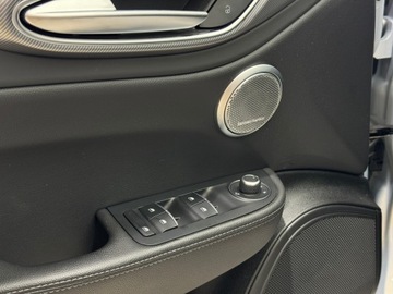 Alfa Romeo Giulia II Sedan Facelifting 2023 2.0 GME Turbo 280KM 2024 Alfa Romeo Giulia Q4 Veloce / Harman/kardon / Szyb, zdjęcie 19