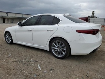 Alfa Romeo Giulia II Sedan Facelifting 2.0 Turbo 280KM 2021 Alfa Romeo Giulia wersja sport, 2.0 280km RWD od ubezpieczalni 2.0 Benzyna, zdjęcie 1