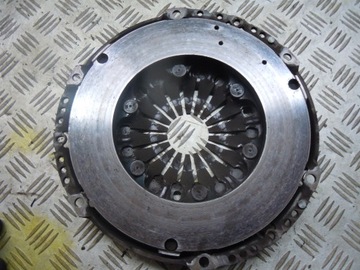 СЦЕПЛЕНИЕ В КОМПЛЕКТЕ ДВУМАССОВОЕ V40 V60 2.0D 31492036
