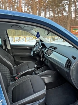 Skoda Fabia III Hatchback Facelifting 1.0 TSI 110KM 2021 Skoda Fabia III lift 2021 1.0 TSI Ambition 110KM, zdjęcie 4