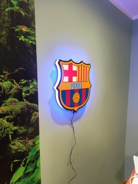 ЛАМПА FC BARCELONA Персонализированное ночное светодиодное изображение Деревянный футбольный герб