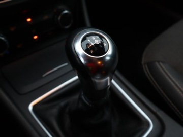 Mercedes Klasa A W176 Hatchback 5d 1.6 180 BlueEFFICIENCY 122KM 2013 Mercedes A A 180, Salon Polska, Skóra, Navi, zdjęcie 18