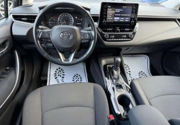 Toyota Corolla XII Sedan 1.8 Hybrid 122KM 2021 Toyota Corolla Kameraczujniki przod i tyl, salon Polska 1.8 Hybryda, zdjęcie 3