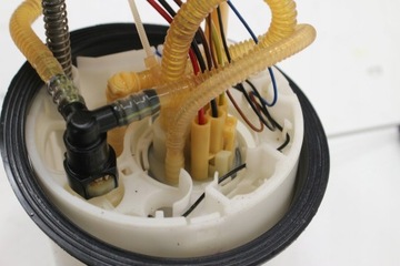 AUDI A3 8V 2.0 TDI ČERPADLO PALIVA PLOVÁK 5Q0919050P