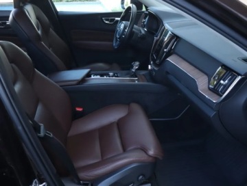 Volvo XC60 II Crossover D4 190KM 2018 Volvo XC60 D4 AWD, Salon Polska, Serwis ASO, zdjęcie 8