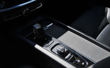 Volvo V60 II  2021 Volvo V60 GWARANCJA, 2021r, 2.0 Diesel Hybryda, Automat, Bogate wyposazeni, zdjęcie 13