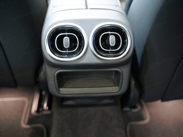 Mercedes GLC C254/X254 Coupe 2.0 200 204KM 2025 MERCEDES-BENZ GLC 200 4-Matic AMG Line 2.0 (204KM) 2025, zdjęcie 8