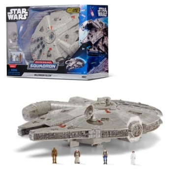 STAR WARS Millennium Falcon pojazd + 4 Figurki