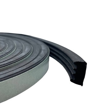 Uszczelka czarna samoprzylepna typ E 15x8mm