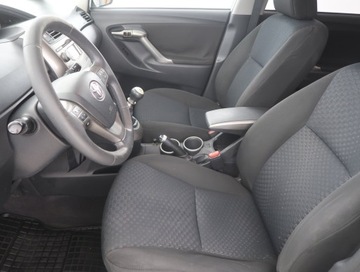 Toyota Verso Minivan 2.0 D-4D 126KM 2010 Toyota Verso 2.0 D-4D, Klima, Klimatronic, zdjęcie 8