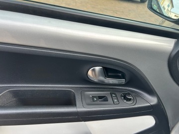 Volkswagen up! Hatchback 5d 1.0 MPI 75KM 2013 Volkswagen Up 1.0 Automatic-Klima-PDC-Navi, zdjęcie 9