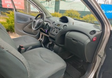 Toyota Yaris I 2003 Toyota Yaris Fajny Stan Brak korozji KLIMA Elektryka Zobacz Benzyna, zdjęcie 23