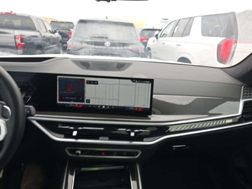 BMW X7 2026 BMW X7 M60i 2026 4.4 Benzyna 523KM, zdjęcie 12