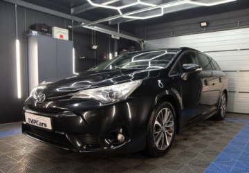 Toyota Avensis III Wagon Facelifting 2015 2.0 D-4D 143KM 2015 Toyota Avensis PL Salon _ kombi _ kamera cofania _ Alu17_ 2.0 Diesel 143KM, zdjęcie 2
